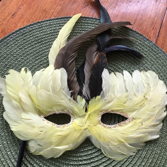 Yellow Feather Mask - Picture 1 of 6